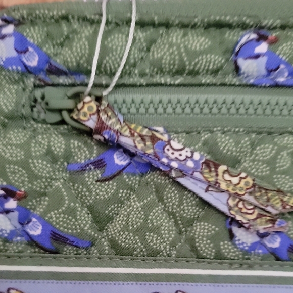 VERA BRADLEY/WALLET/Green and Blue Bird Pattern Wallet - Picture 12 of 12